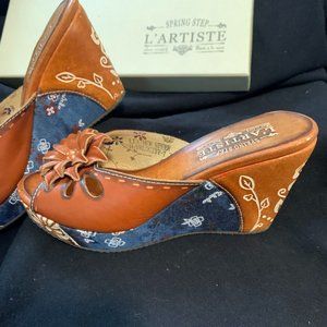 L'Artiste Spring Step Sz. 37(US 7) Leather Wedges